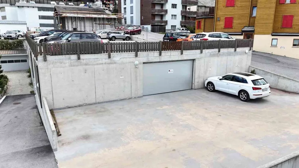 Premium-Parking im Dorfzentrum von Grächen