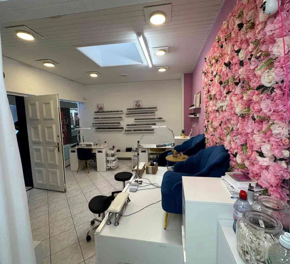 À VENDRE – Commerce 30M² À VEVEY – IDÉAL POUR ACTIVITÉ ESTHÉTIQUE