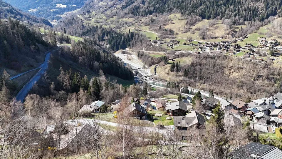 Magnifique terrain de 587 m2 à Vissoie