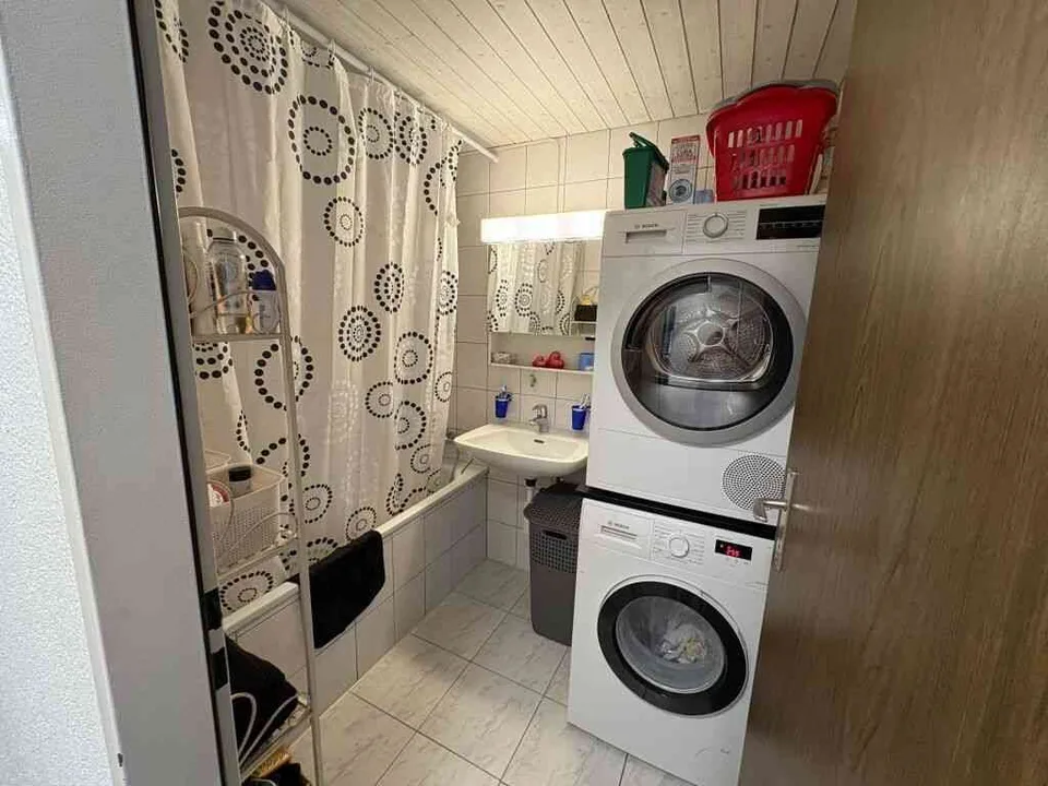 Nachmieter für günstige 4.5 Zimmer Wohnung nahe am See gesucht