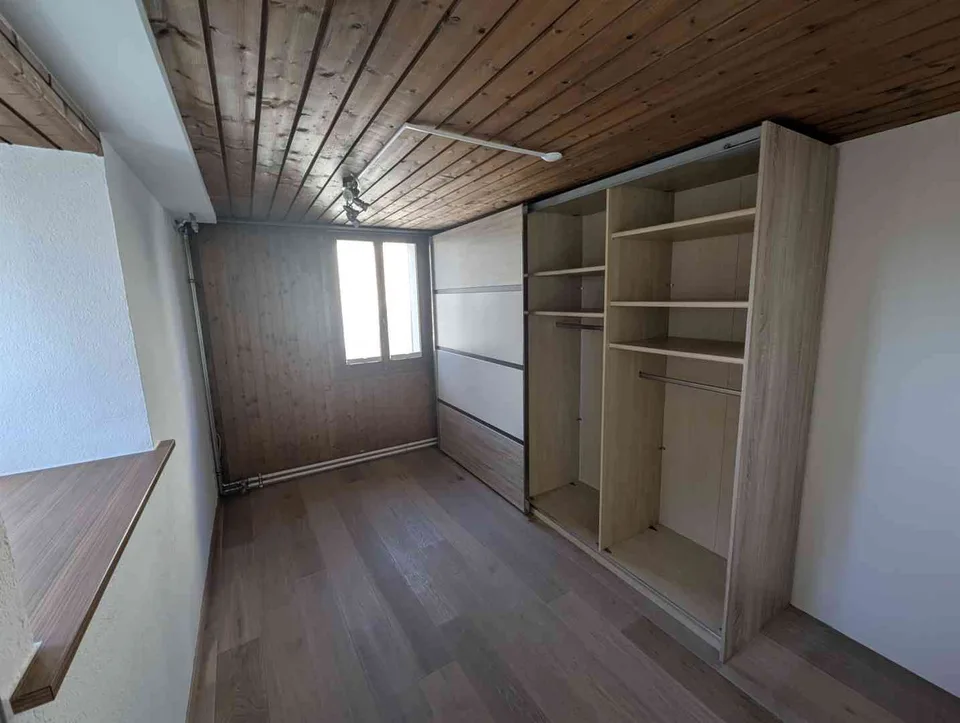 Charmante 2.5-Zimmer-Einliegerwohnung mit Wintergarten