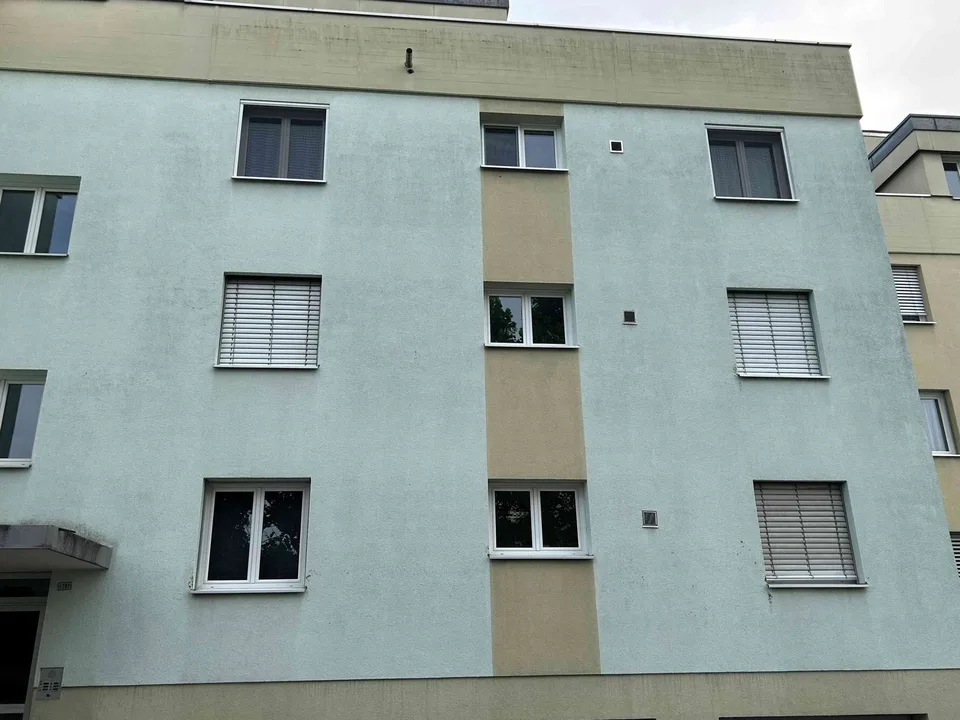 Grosszügige 3 1/2 Zimmer-Wohnung im 1. Obergeschoss mit grossem Balkon