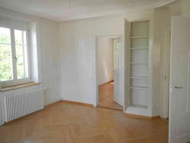 Zu vermieten – Altbauwohnung in Jugendstilhaus