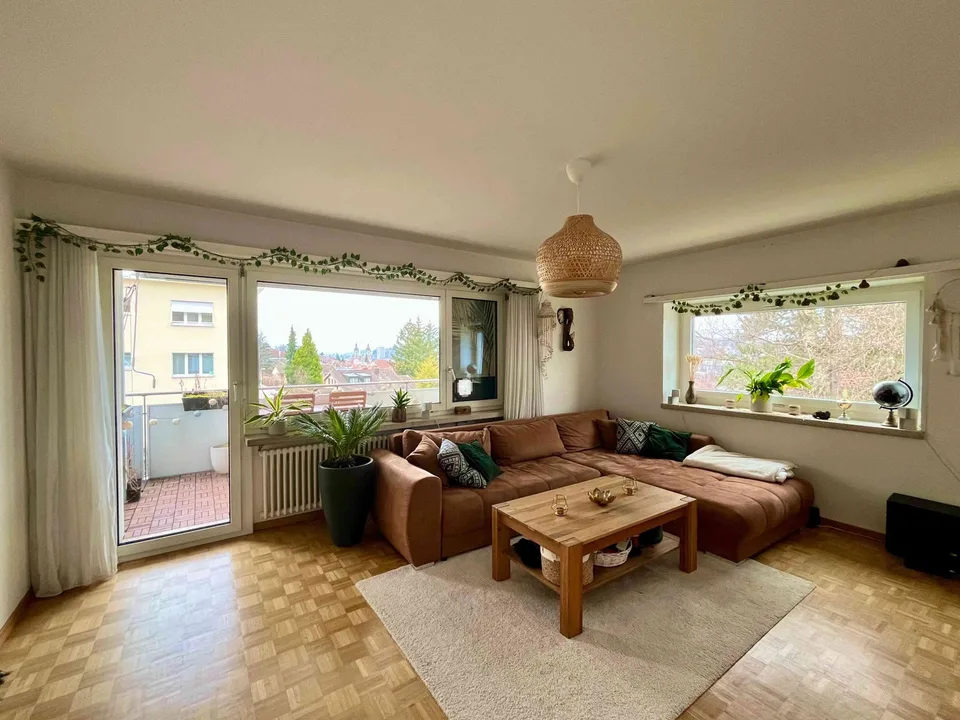 Mitbewohnerin in 2er Berufstätigen-WG in 4,5 Zimmerwohnung gesucht