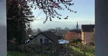 hübsche 1.5 Zi-Wohnung möbliert mit Veranda und traumhafter Aussicht