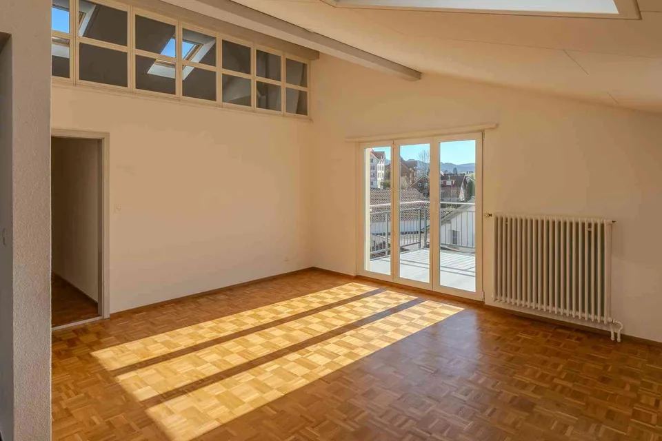 Aussergewöhnliche 3.5-Zimmer-Dachgeschosswohnung mit Weitsicht
