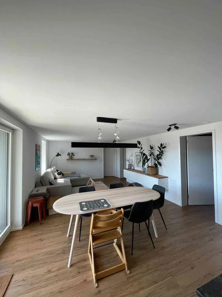 4.5 Zimmer Wohnung mit grosszügigem Balkon