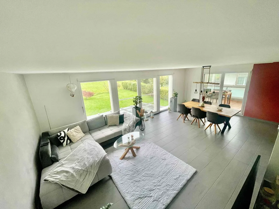 Charmante 7.5-Zimmer-Wohnung mit Gemeinschaftsflair und viel Platz zum