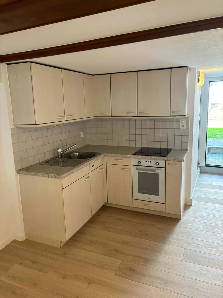 charmante 1.5 Zimmer Wohnung an schöner, zentraler Lage in Seenähe
