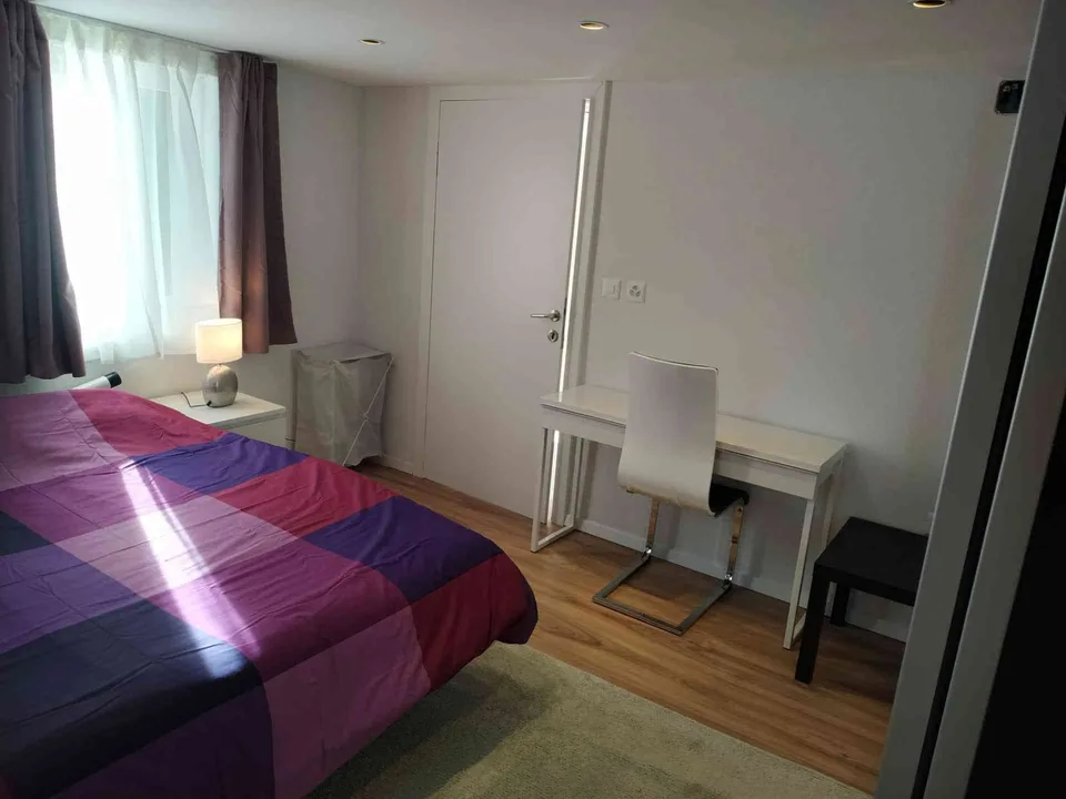 Möbliertes Zimmer in WG im Grünen