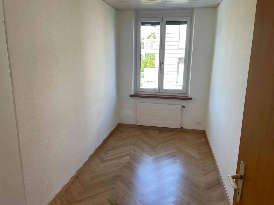 4 Zimmerwohnung in 3-Familienhaus