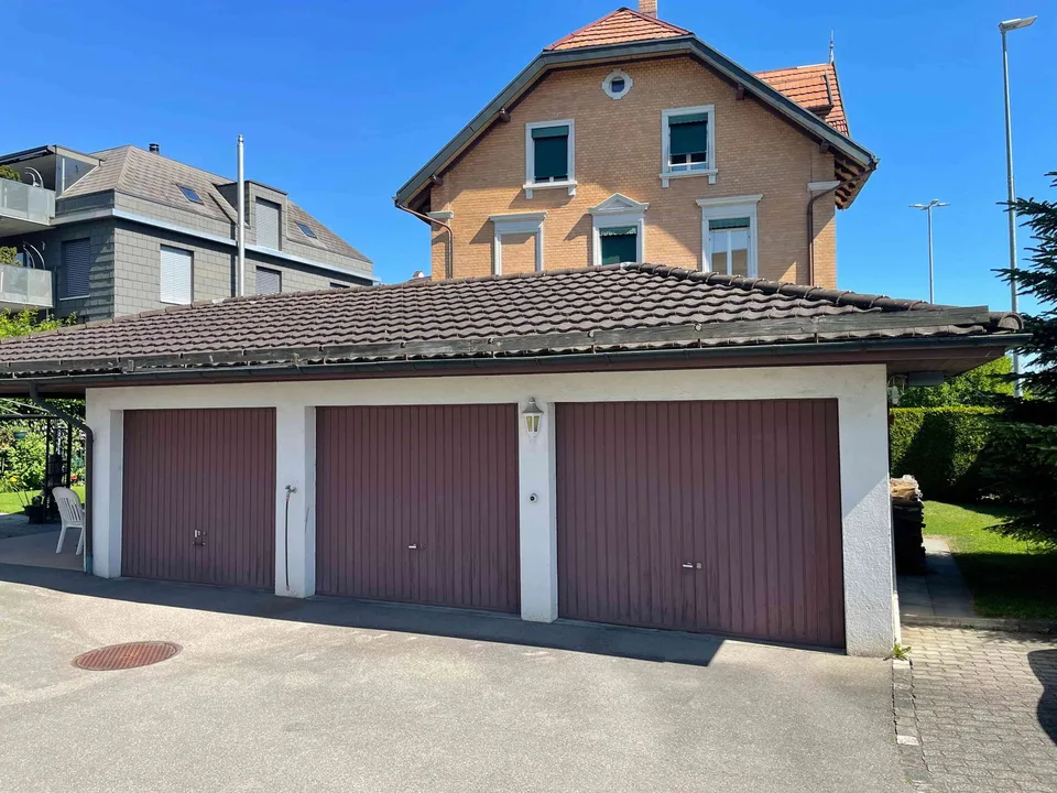 4 Zimmerwohnung in 3-Familienhaus