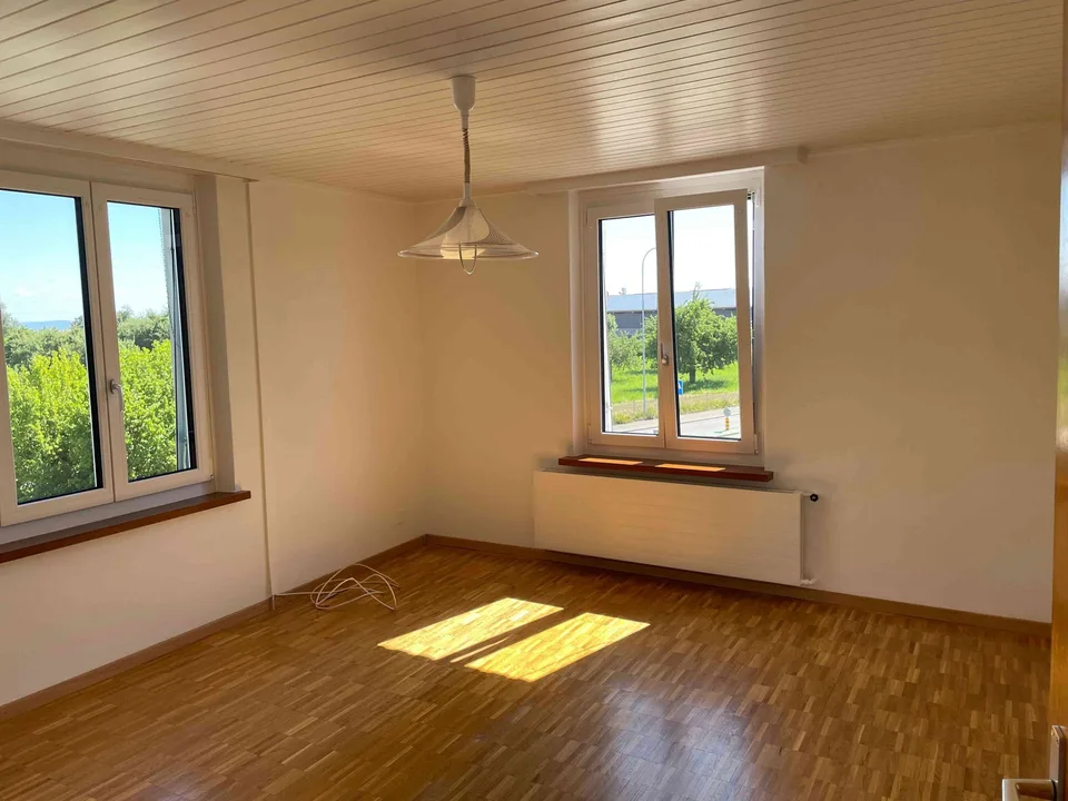 4 Zimmerwohnung in 3-Familienhaus