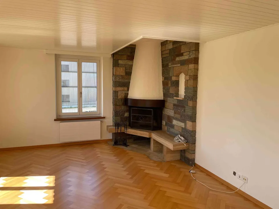 4 Zimmerwohnung in 3-Familienhaus