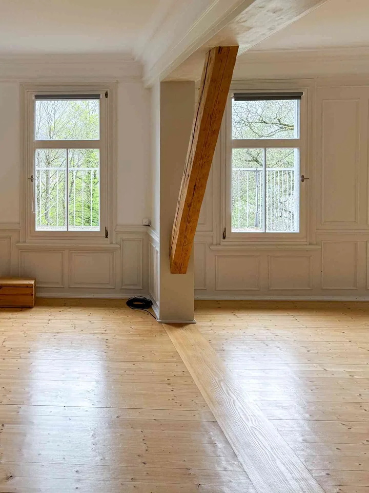 Full-Service-Büro, neben HSG, 3–5 Arbeitsplätze, Villa mit Garten