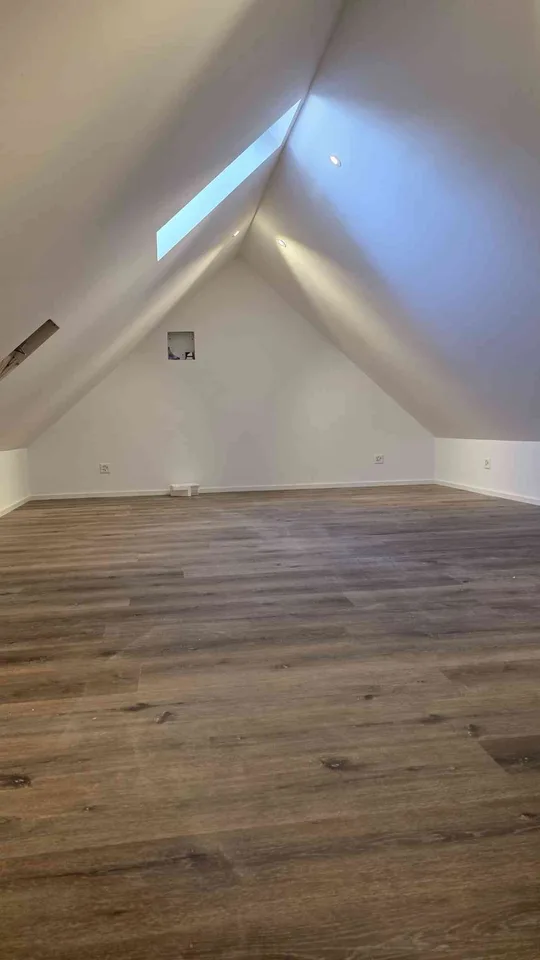 Absolut schönes Dg/Wohnung mit Klimaanlage