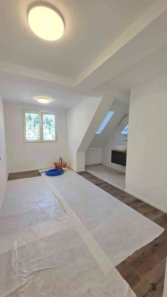 Absolut schönes Dg/Wohnung mit Klimaanlage