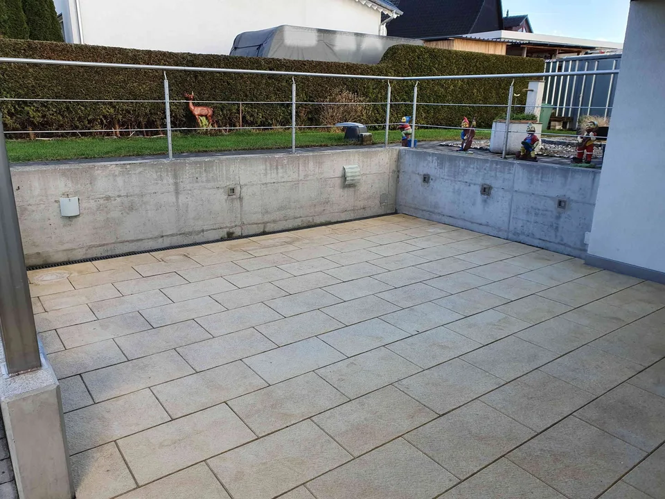 helle und geräumige 3-Zimmerwohnung mit Gartensitzplatz