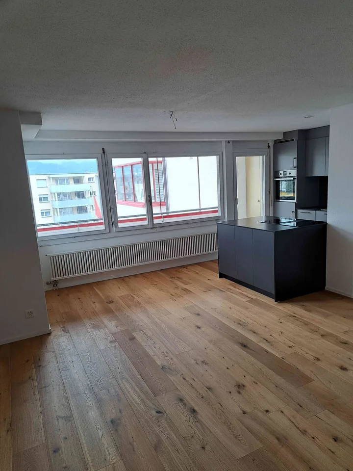 Helle 2.5 Wohnung mit Grossen Balkon