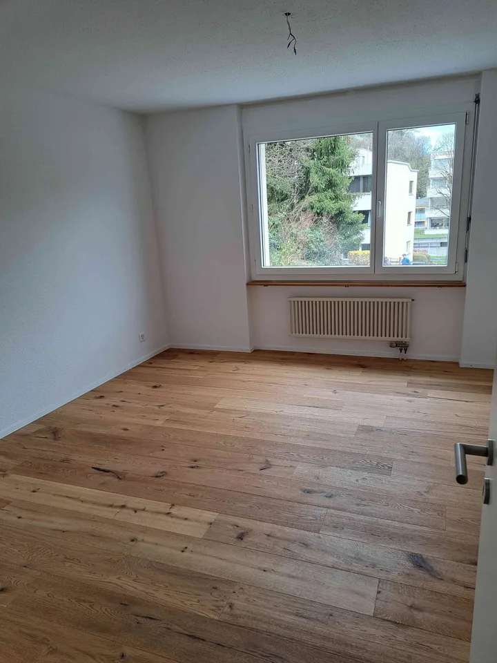 Helle 2.5 Wohnung mit Grossen Balkon