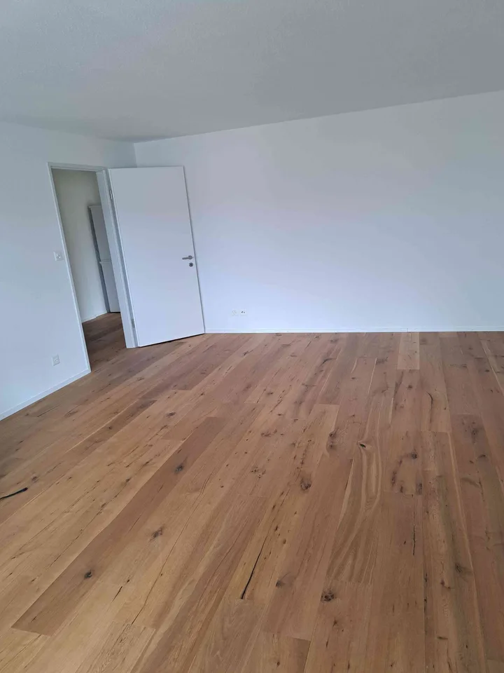 Helle 2.5 Wohnung mit Grossen Balkon