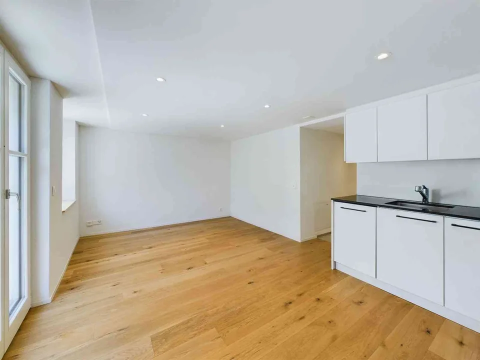 Frisch renovierte Altbauwohnung mit Garten & Terrasse – Stadtoase