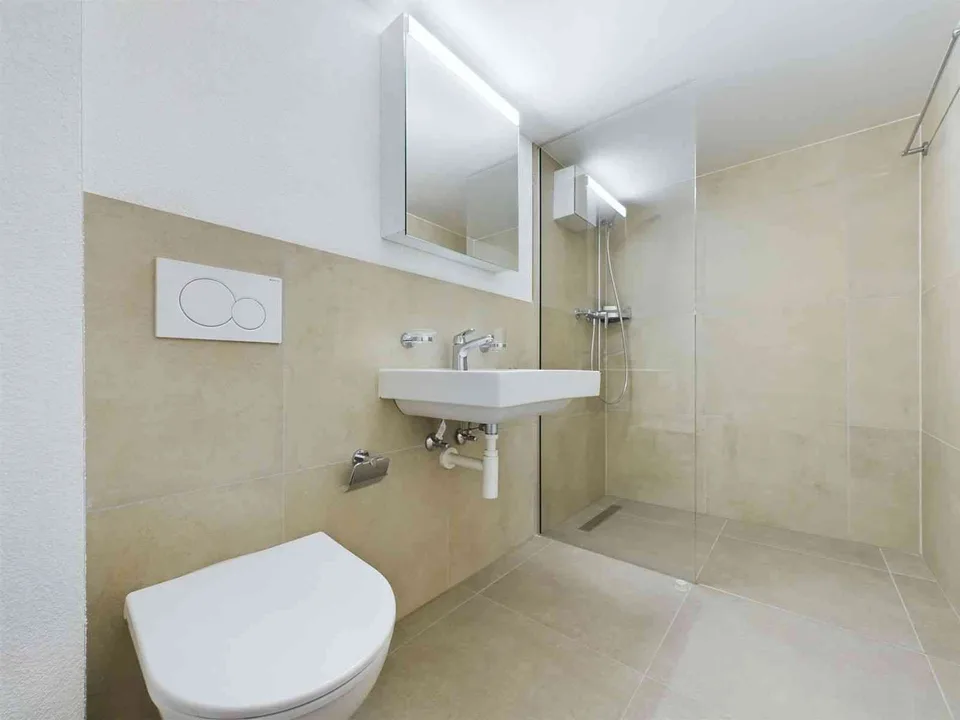 Frisch renovierte Altbauwohnung mit Garten & Terrasse – Stadtoase