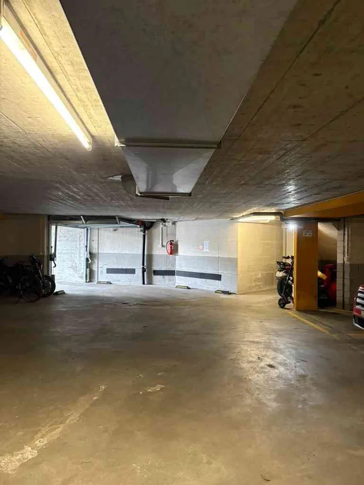 Parkplatz / Dauerstellplatz in Tiefgarage über den Sommer