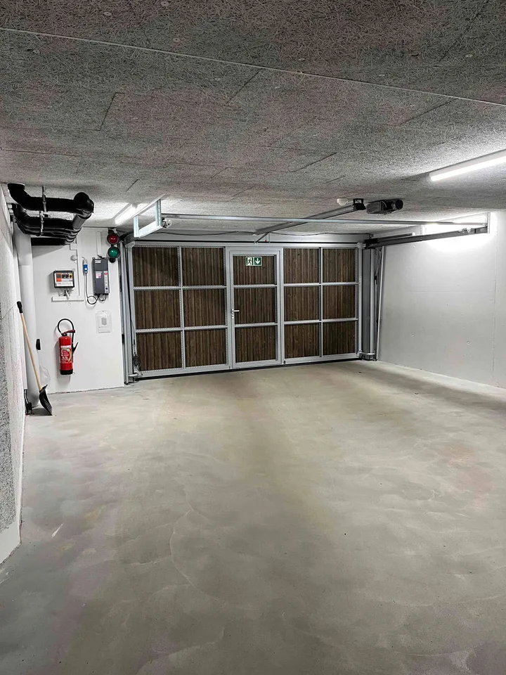 Tiefgaragenstellplatz nahe Universität