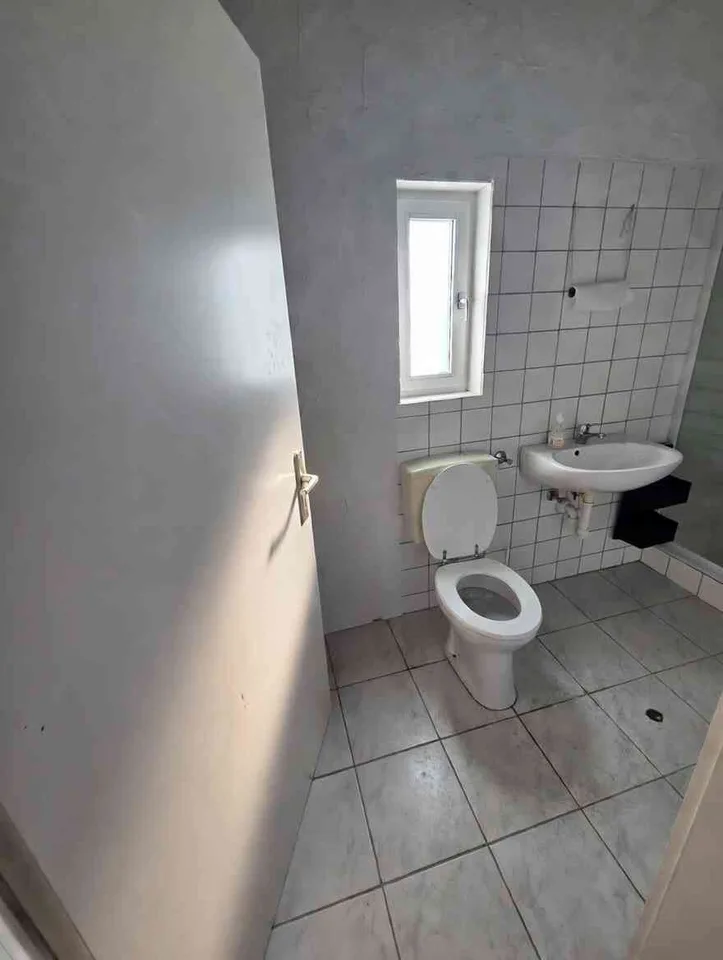 Büro/ Atelier/Lagerraum/Verkaufsraum/Praxis