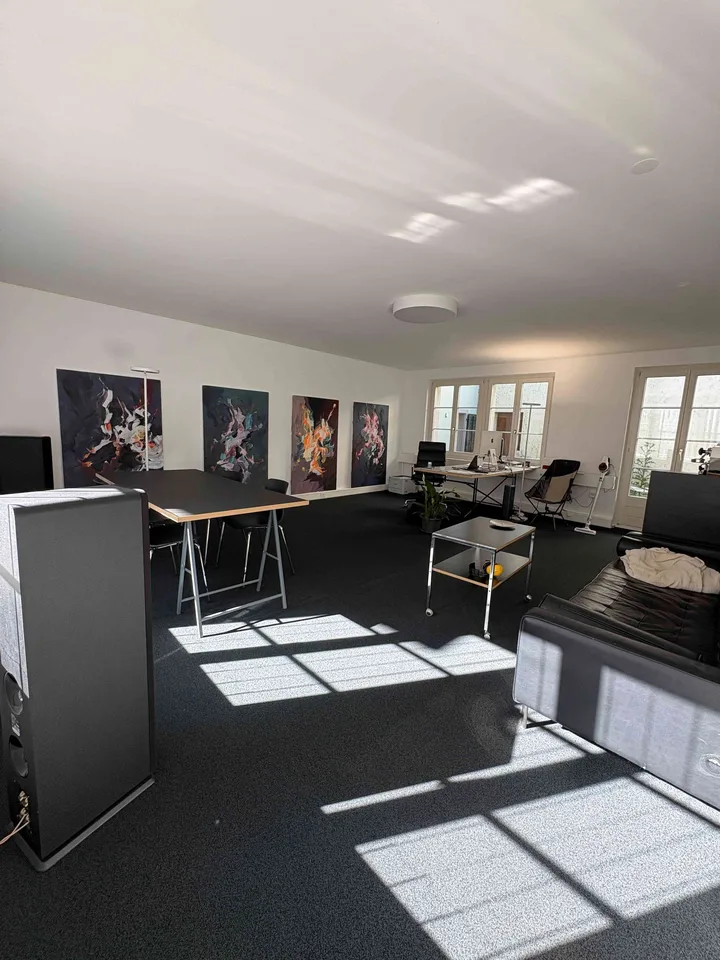 Arbeitsplatz in Designerbüro zu vermieten