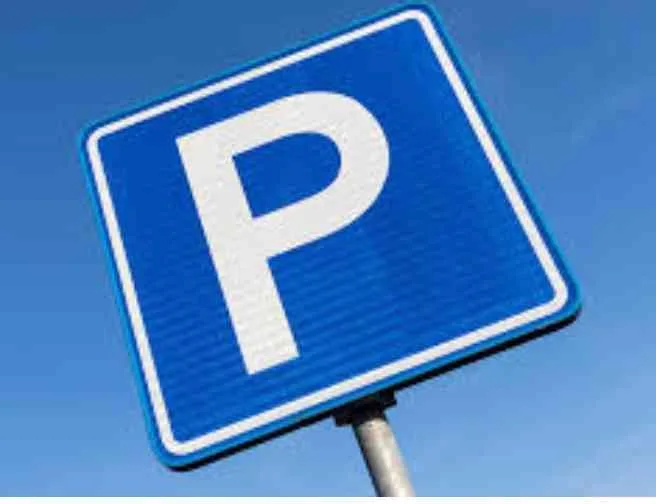 Aussen Parkplatz