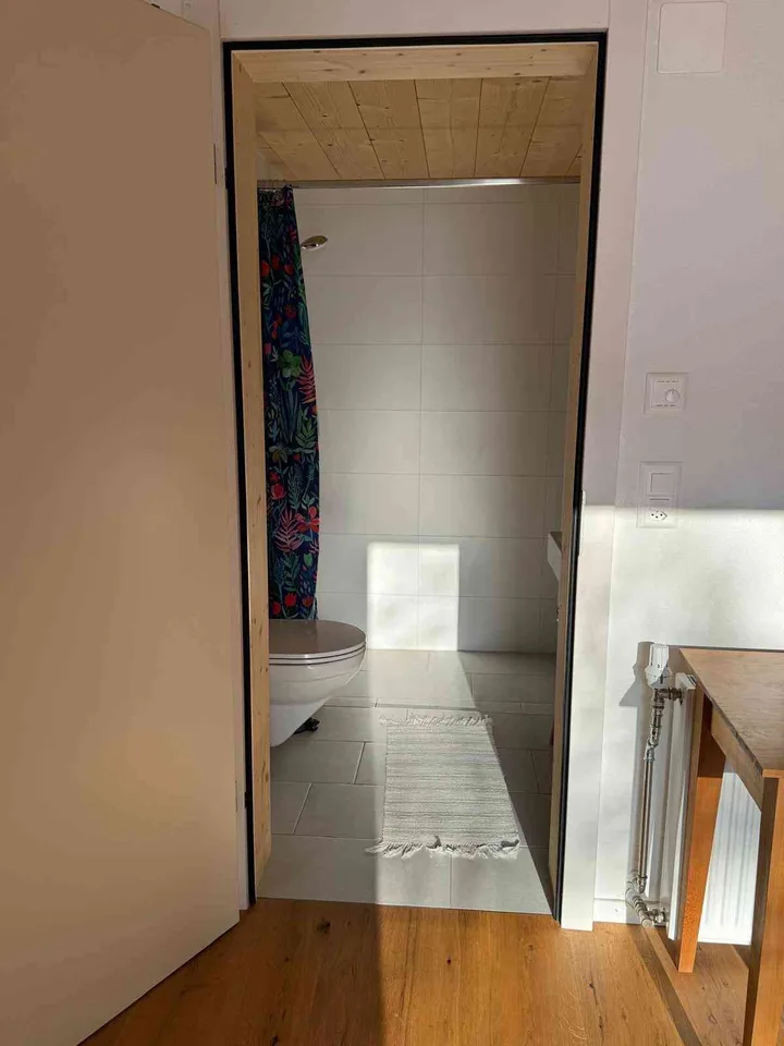 Büro/Praxis mit eigenem Eingang, eigener WC/Dusche und Terrasse