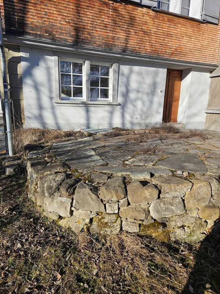 Büro/Praxis mit eigenem Eingang, eigener WC/Dusche und Terrasse