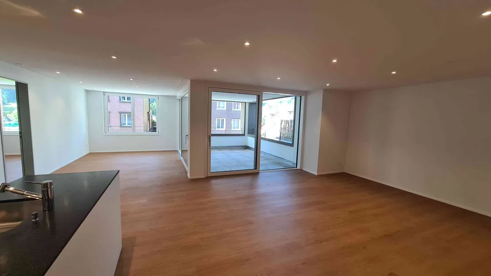 Grosszüzige 2.5 Zimmer Neubauwohnung im Eigentumsstandard