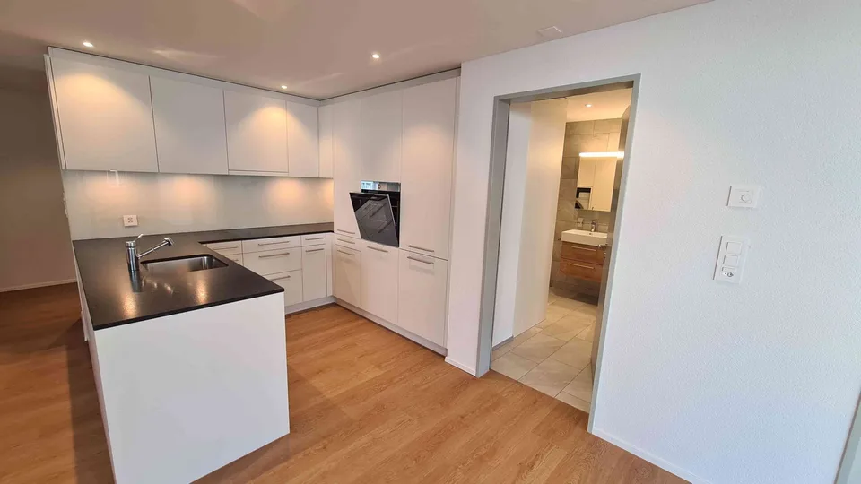 Grosszüzige 2.5 Zimmer Neubauwohnung im Eigentumsstandard