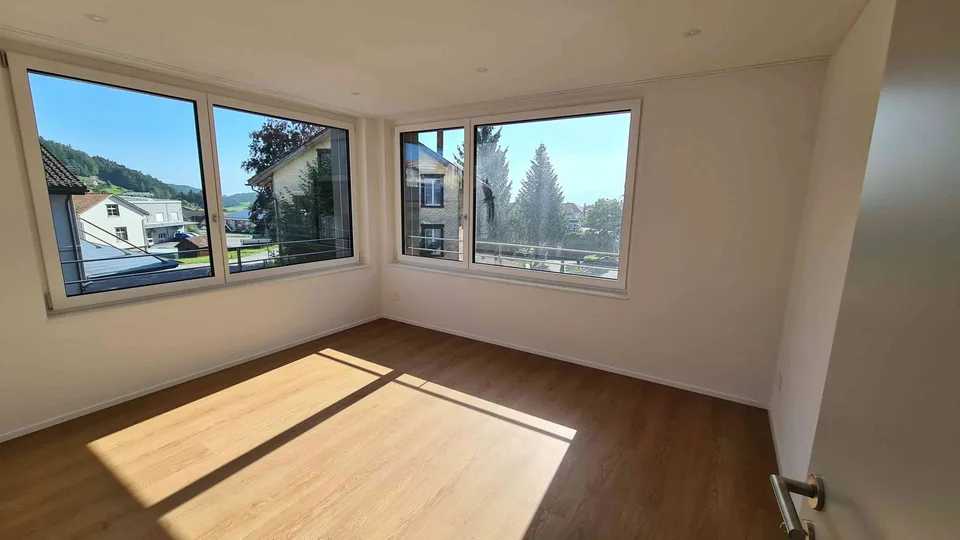 Grosszüzige 3.5 Zimmer Neubauwohnung im Eigentumsstandard