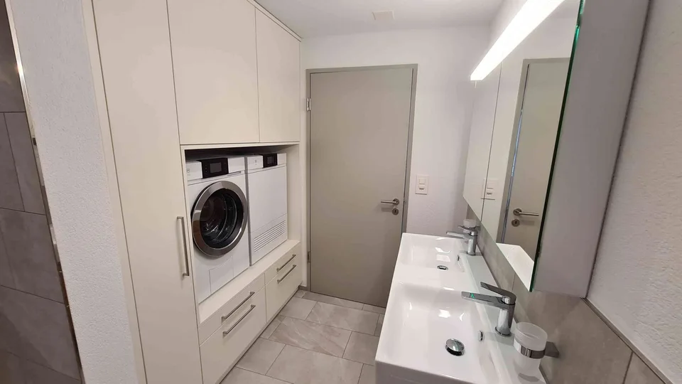 Grosszüzige 3.5 Zimmer Neubauwohnung im Eigentumsstandard