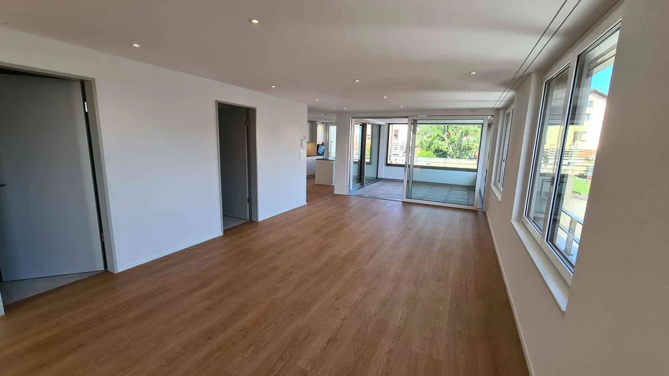 Grosszüzige 3.5 Zimmer Neubauwohnung im Eigentumsstandard