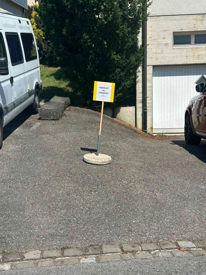 Aussenparkplatz