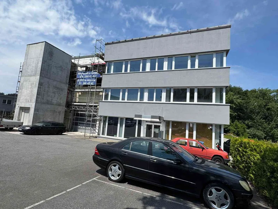 Gewerbehaus mit BÜRO-Trakt und WERKSTATT-LAGER-Trakt