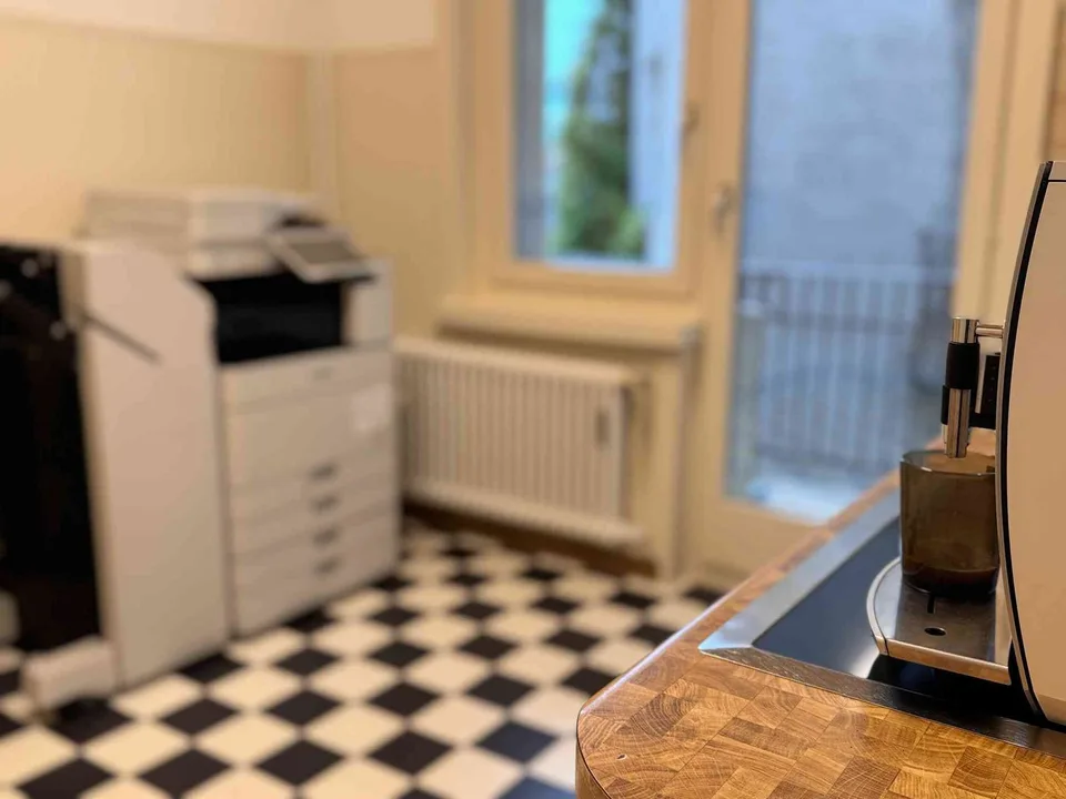 14m2 Büro in kreativem Arbeitsumfeld