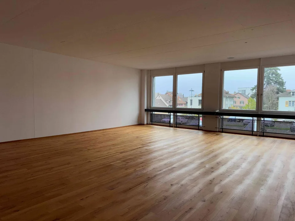 helles Büro mit ca. 90?, zentral in Arbon
