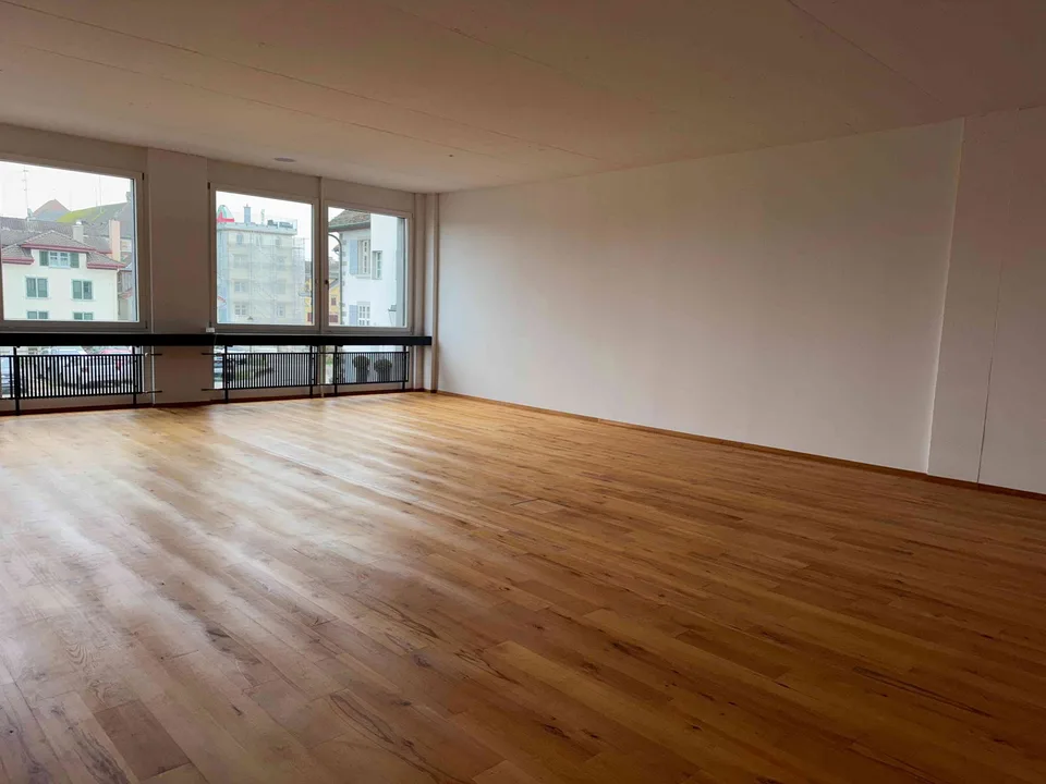helles Büro mit ca. 90?, zentral in Arbon