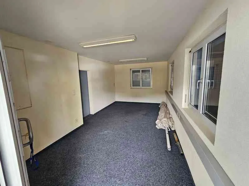 Büro, Verkauf oder Lagerraum zum Vermieten