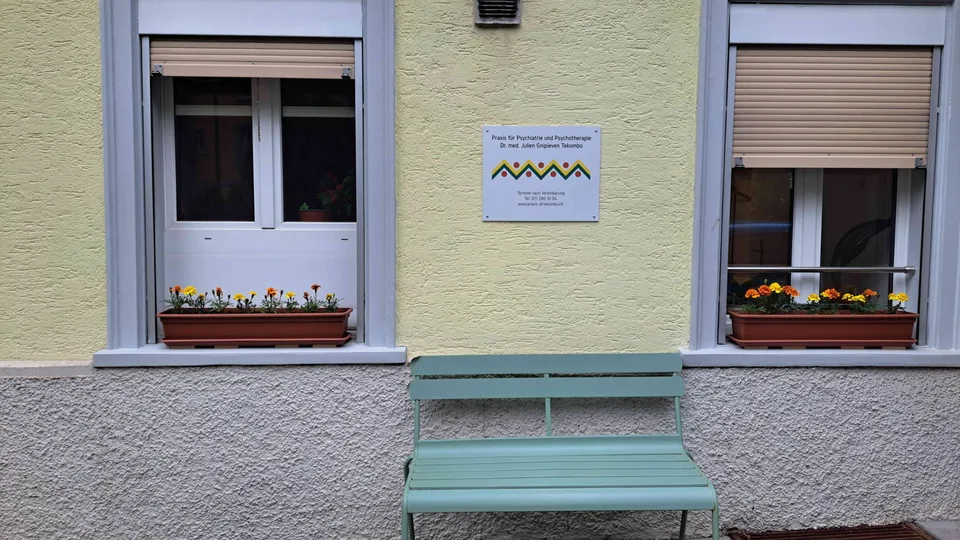 "Möbliertes Büro für Psychologen oder Psychiater"