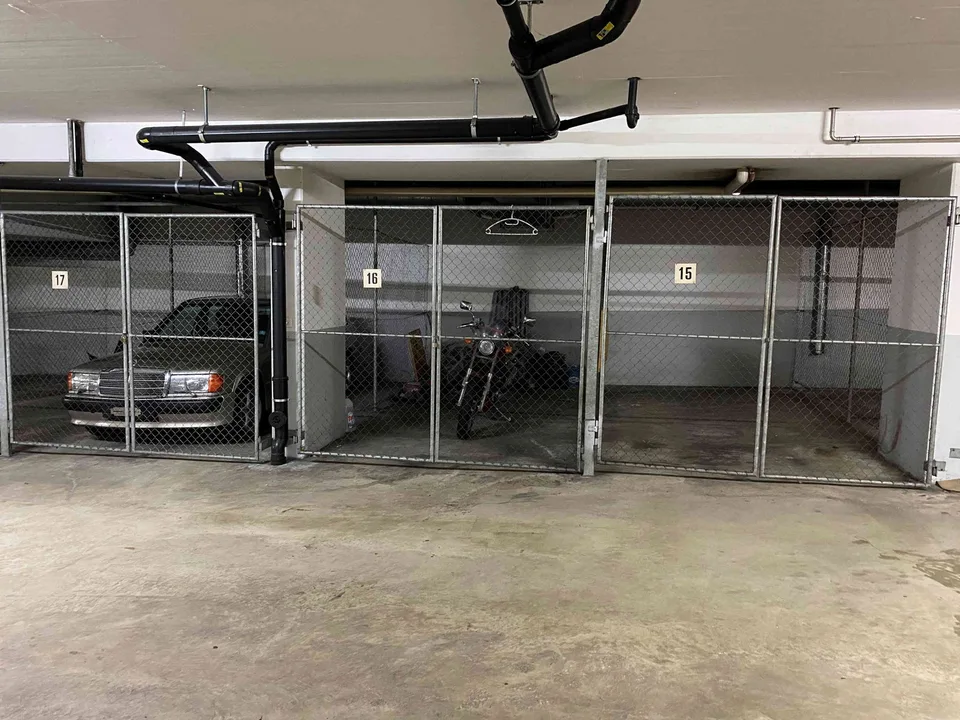 Tiefgaragenplätze, geschlossene und offene Garagenboxen