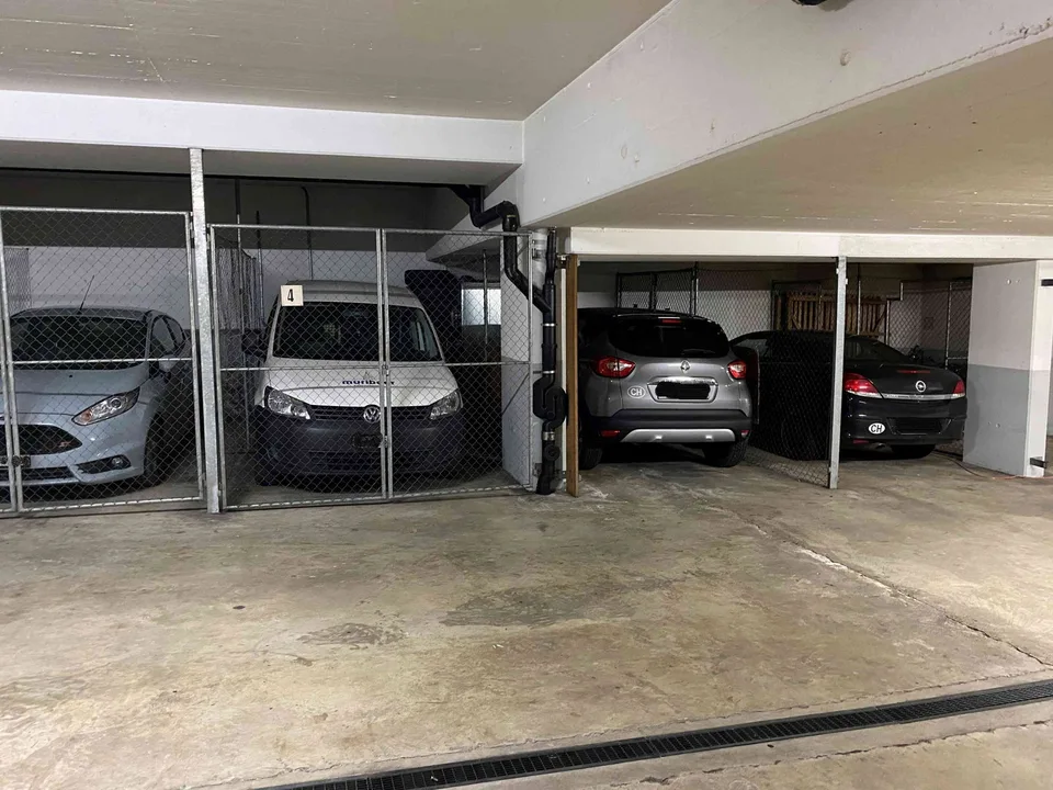 Tiefgaragenplätze, geschlossene und offene Garagenboxen