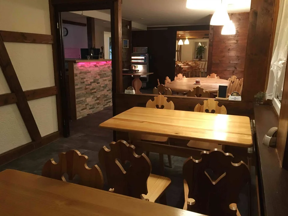 Restaurant an gut befahrener Strasse