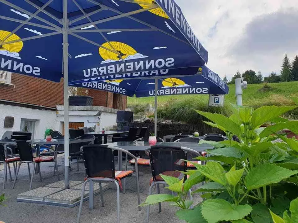 Restaurant an gut befahrener Strasse
